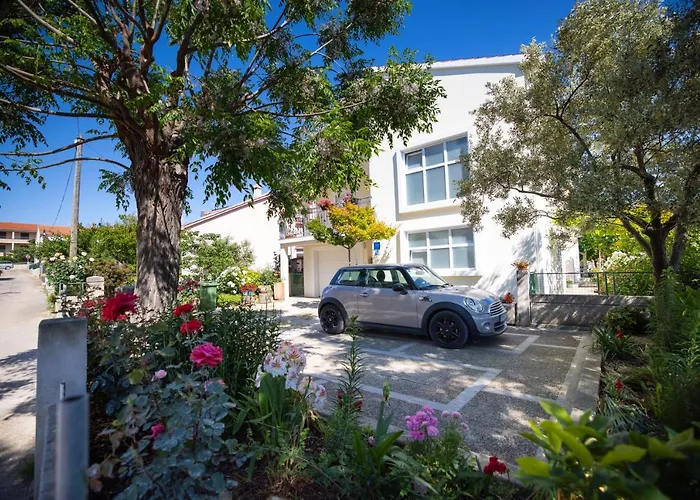 Girica Apartments
