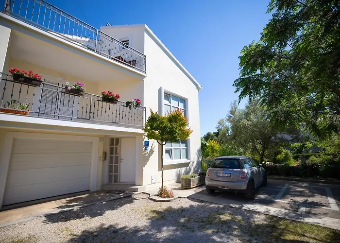 Girica Apartments