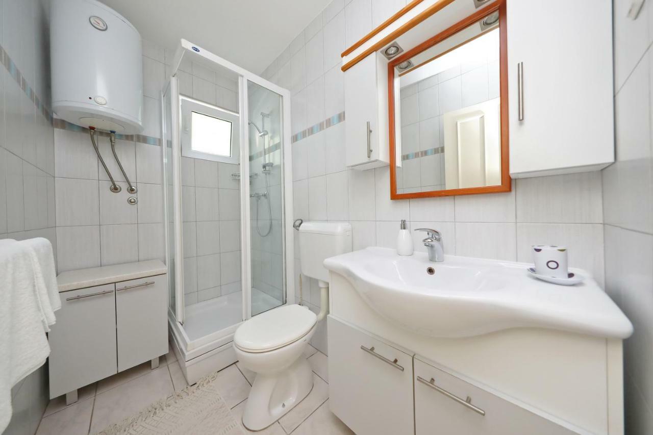 Girica Apartament *